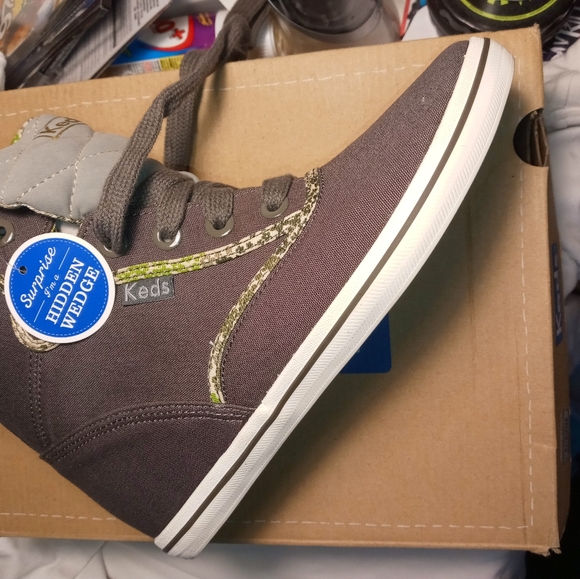 KEDS - Picture 2 of 9